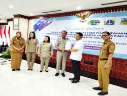Walikota Jaksel Serahkan 187 SHP Pakai