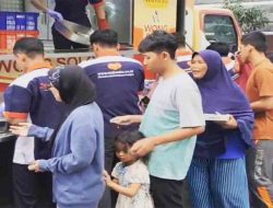 Menyongsong Tahun 2025, Ayam Bakar Wong Solo Group Bagikan 1000 Makan Gratis dan Sedekah