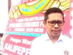 Kalipepe Land Suport Pengukuhan Pengurus PWI Pusat, Menyumbangkan Karangan Bunga Paling Menarik