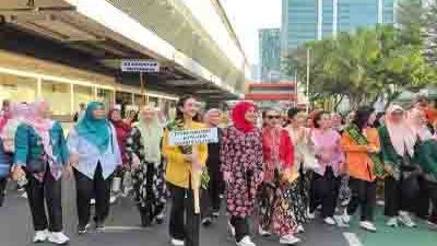 Parade Kebaya di HBKB Rasuna Said, Jaksel