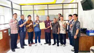 Silaturahmi HUT ke-34 BPR Joko Tingkir, Direksi Kunjungi Senior di Desa Toyogo